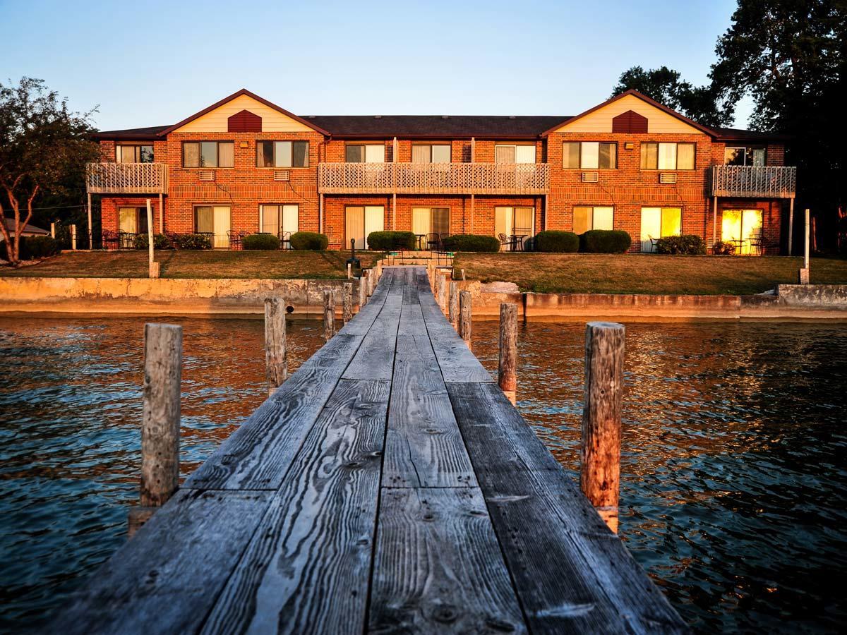 Lakeside Inn Clear Lake Exterior photo
